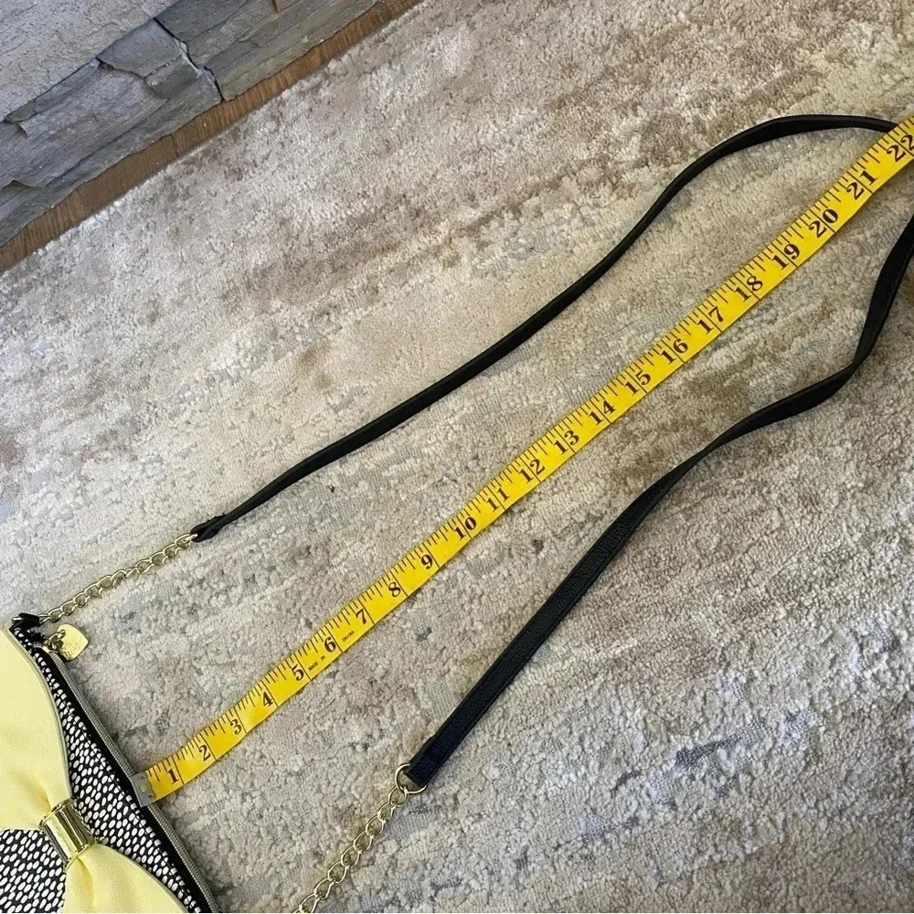 Betsey Johnson Faux Leather Large Bow Purse Handbag Crossbody Bag - Picture 11 of 12